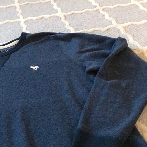 Abercrombie and Fitch sweater - Picture 3 of 5